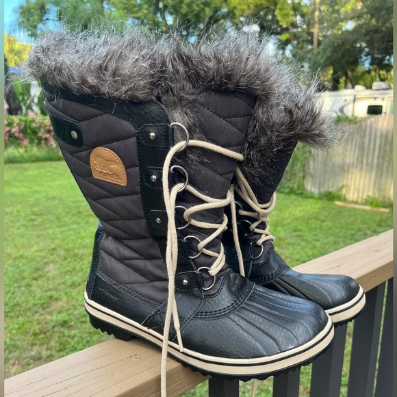 Sorel Tofino Faux Fur Lined Waterproof Boot Women’s Size 9.5 - Picture 2 of 12